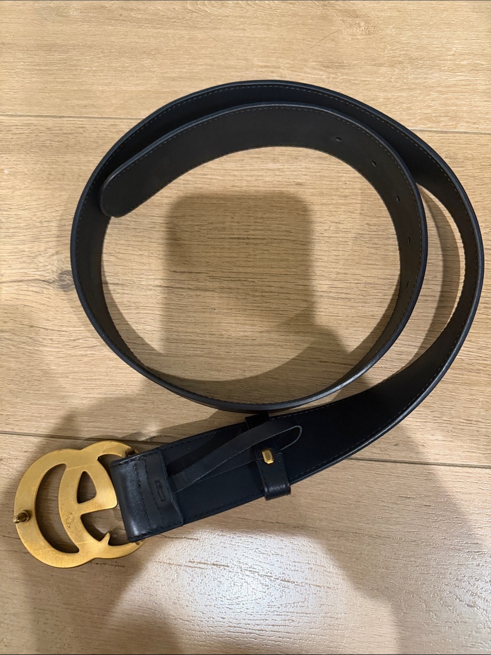 Gucci Black Leather Belt with Gold Double G Buckle - Picture 2 of 3